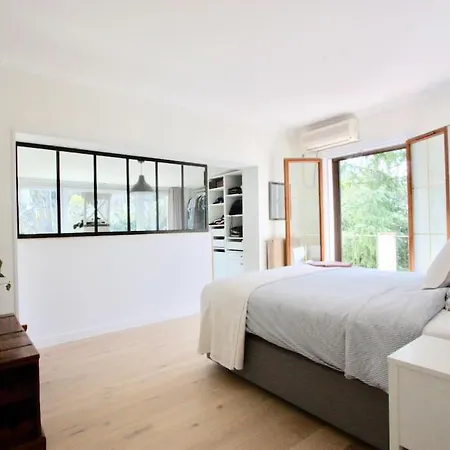 Family With Pool And Ac In Villa *
