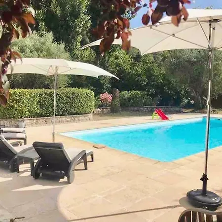 Family With Pool And Ac In Villa *