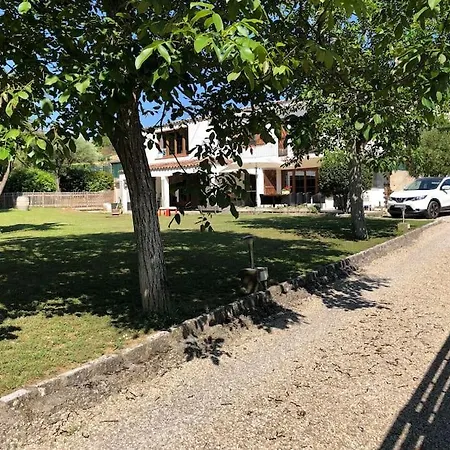 Family With Pool And Ac In *