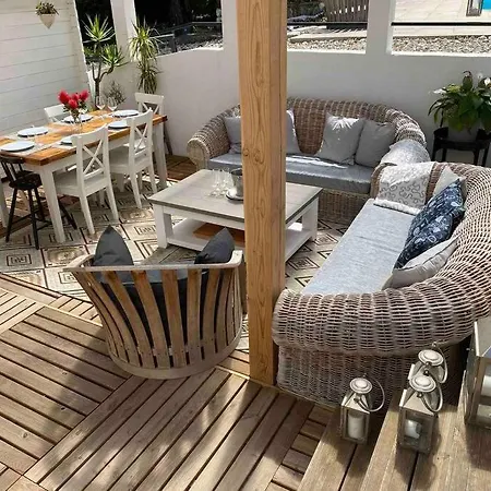 Villa Family With Pool And Ac In