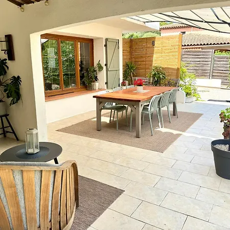 Charming With Big Pool And Ac In Villa Antibes