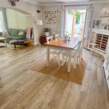 Charming With Big Pool And Ac In أنتيب