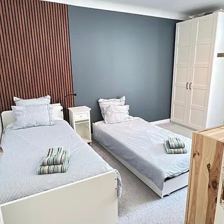 Charming With Big Pool And Ac In Villa