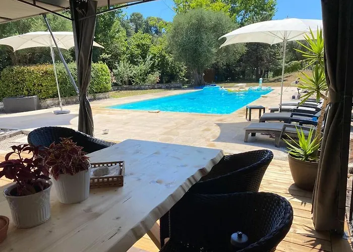 Vila Charming With Big Pool And Ac In *